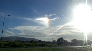 Parhelio: La ilusión óptica que te hace ver 2 soles en el cielo